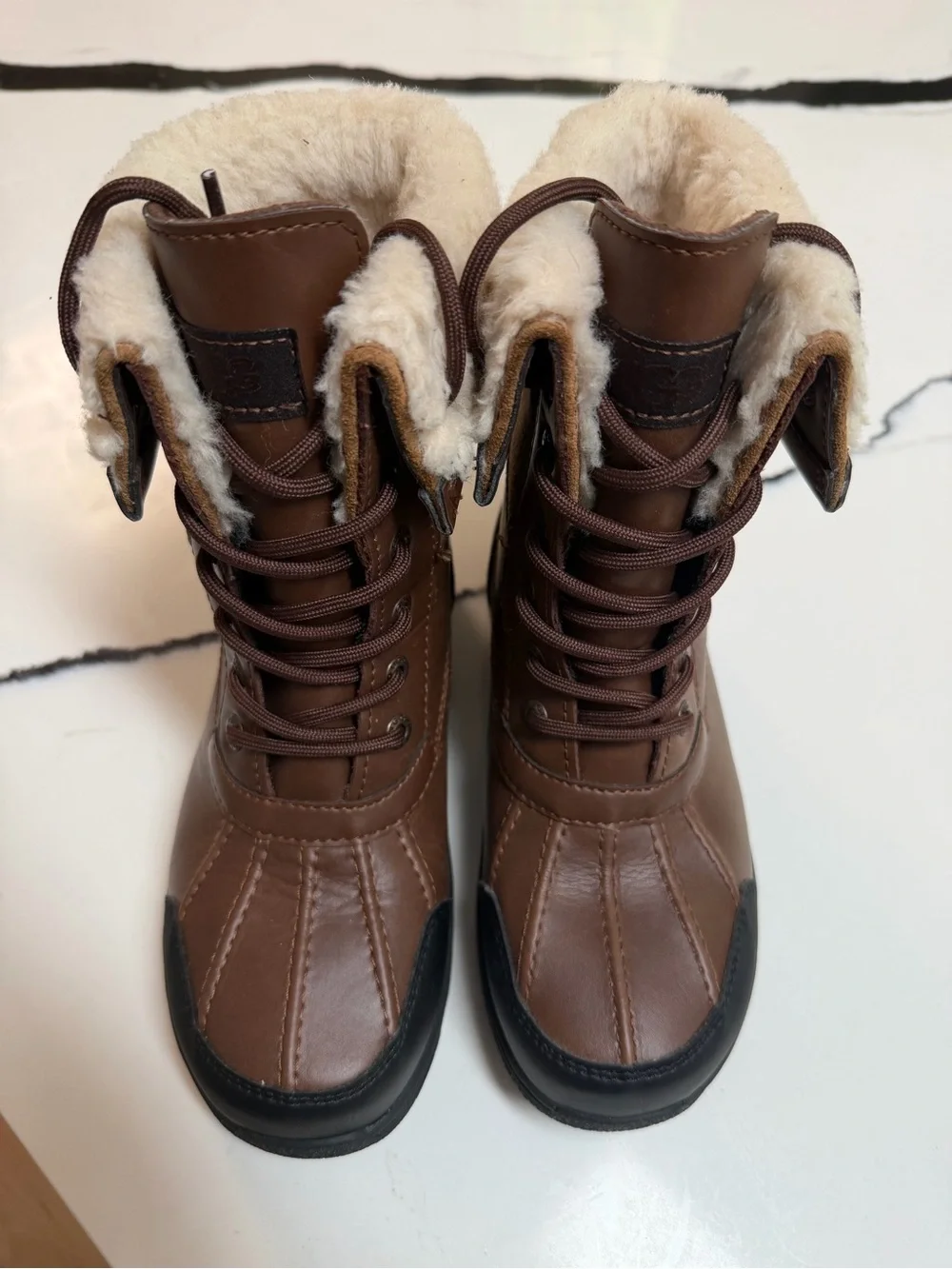 UGG Kids Brown Leather Lace-Up Boots with Cream Shearling Cuff